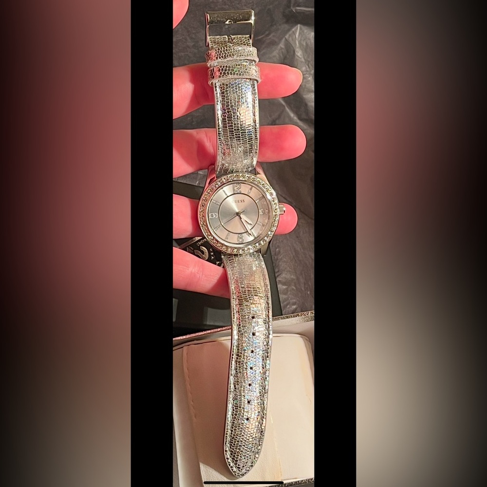 Guess- Vintage Y2K Silver Sparkly Holographic Band W/Crystal Details - Picture 3 of 9